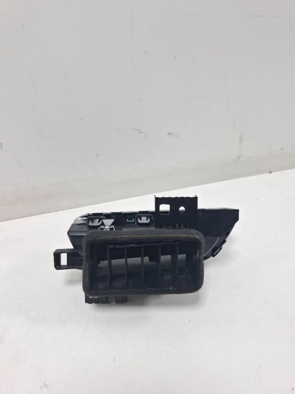 Difusor De Ar Condicionado Esquerdo Chevrolet Tracker 21/22 - Foto 4