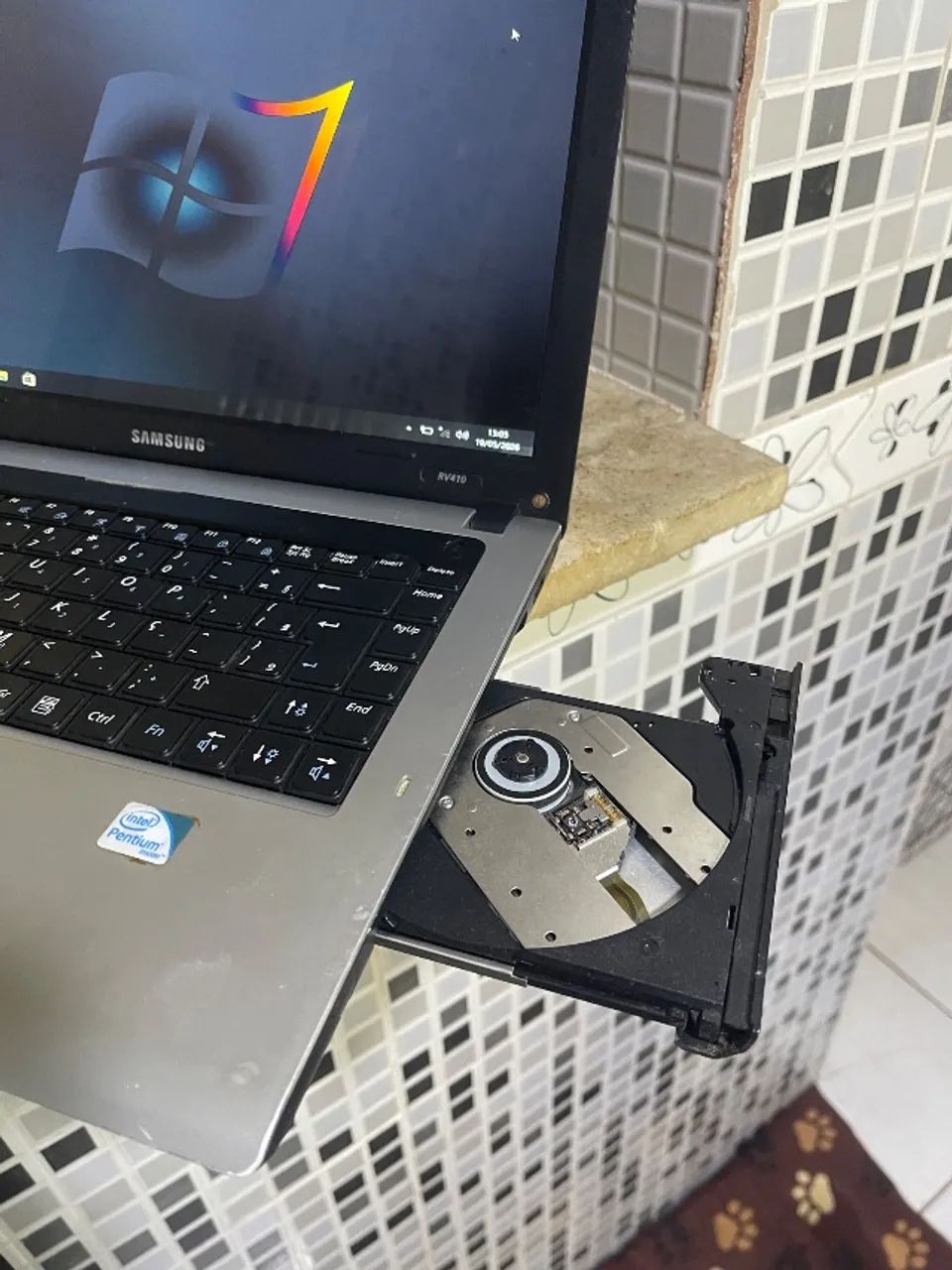 Notebook Samsung dual core, 2gb e 500hd - BATERIA VICIADA  - Foto 3