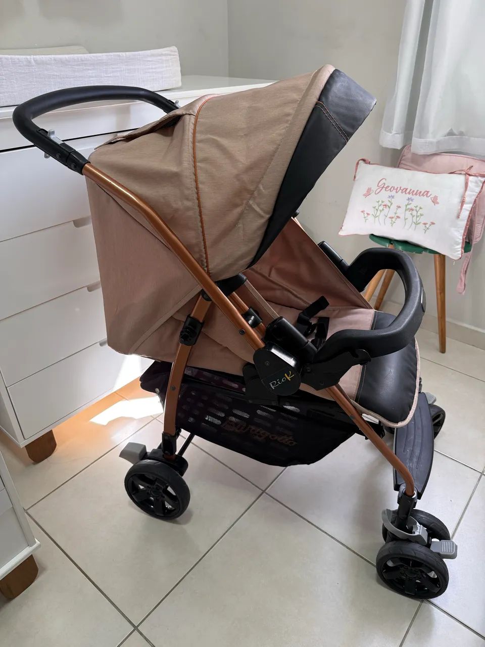 Kit Carrinho de Bebê com Bebê Conforto - Conservado - Foto 3