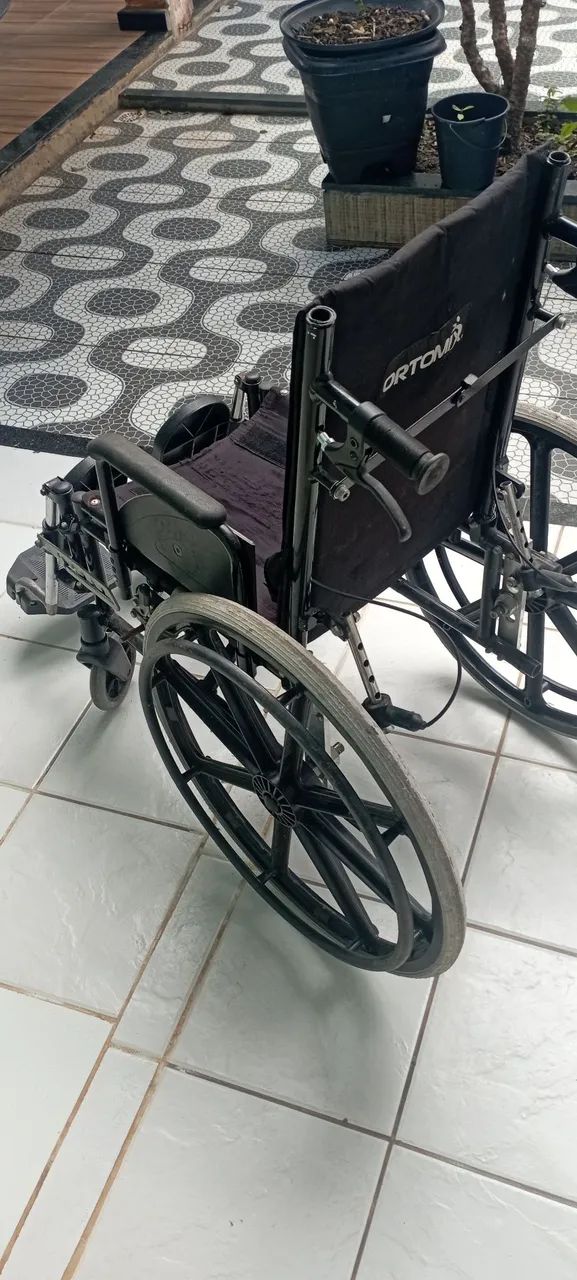 Cadeira de rodas - Foto 3