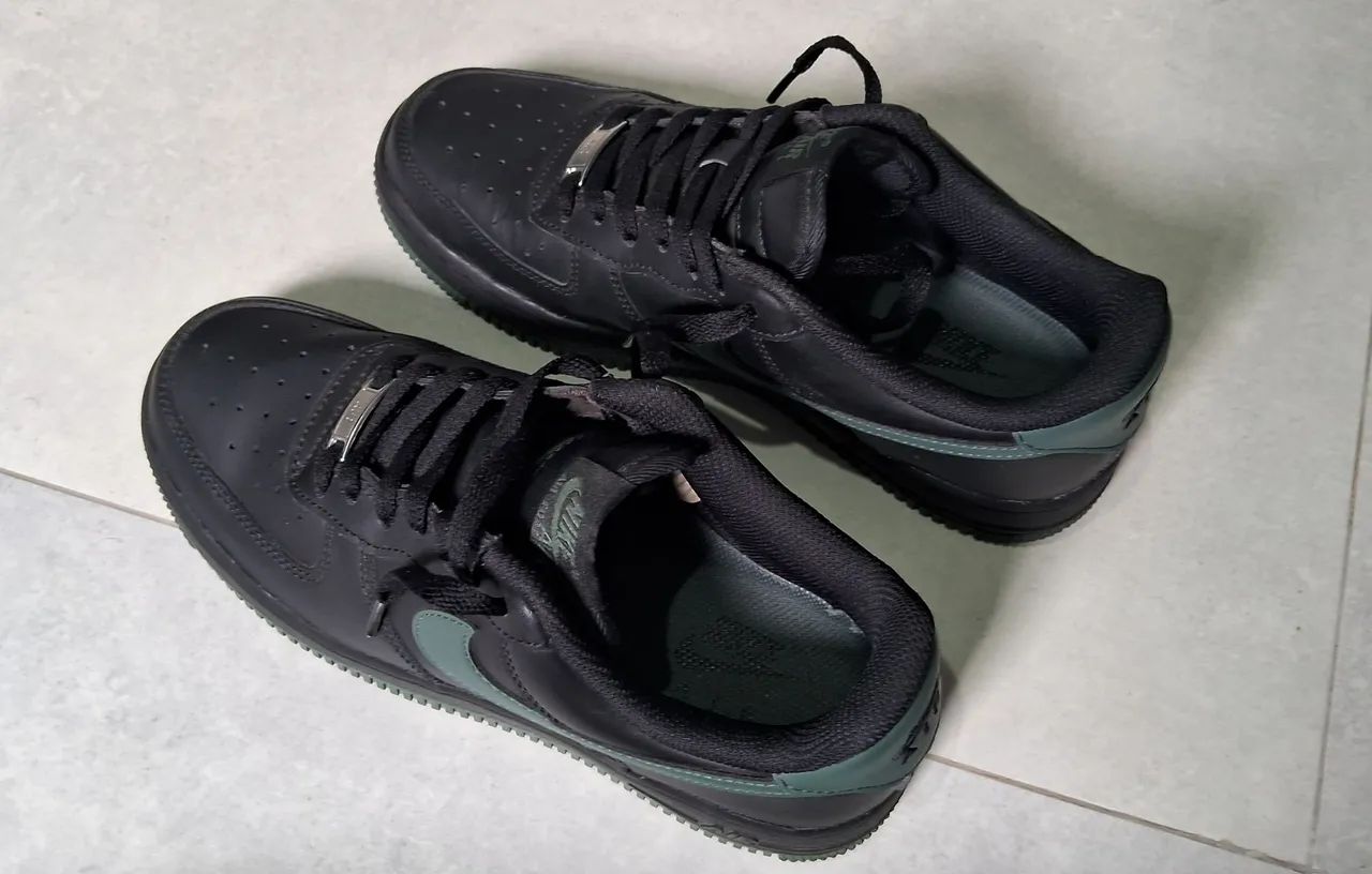 TÊNIS NIKE AIR FORCE 1 Preto com Verde - Foto 2