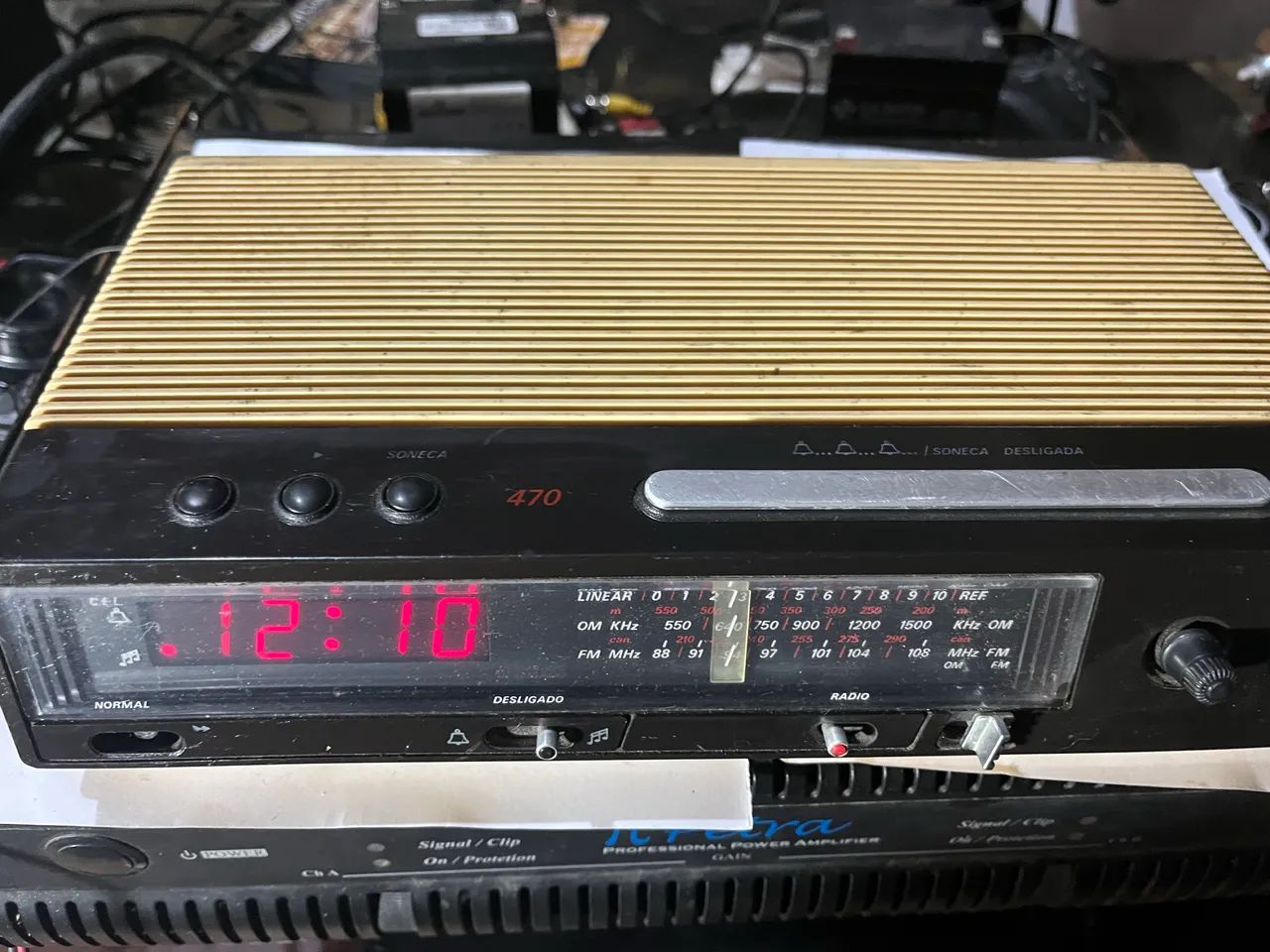 rádio portátil antigo da Philips - Foto 2