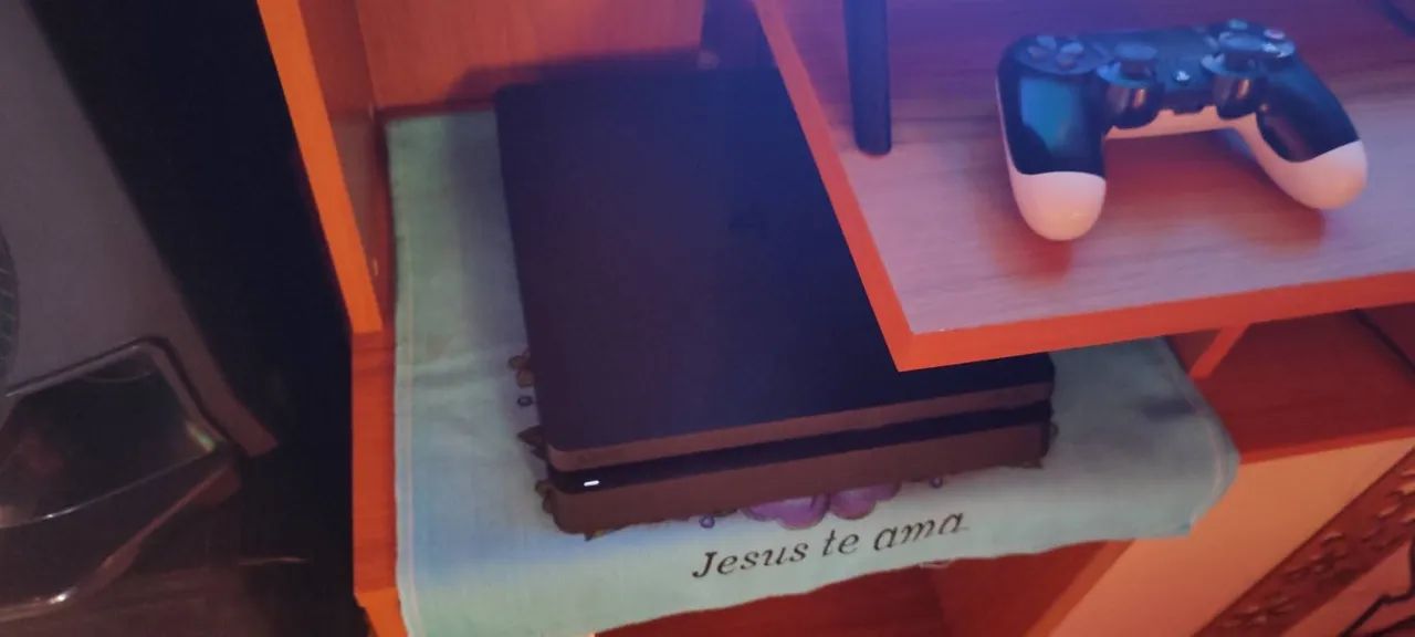PS4 SLIM 