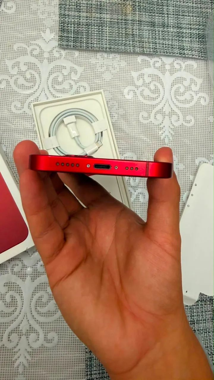 iPhone 13 / 256GB / Vermelho  - Foto 2