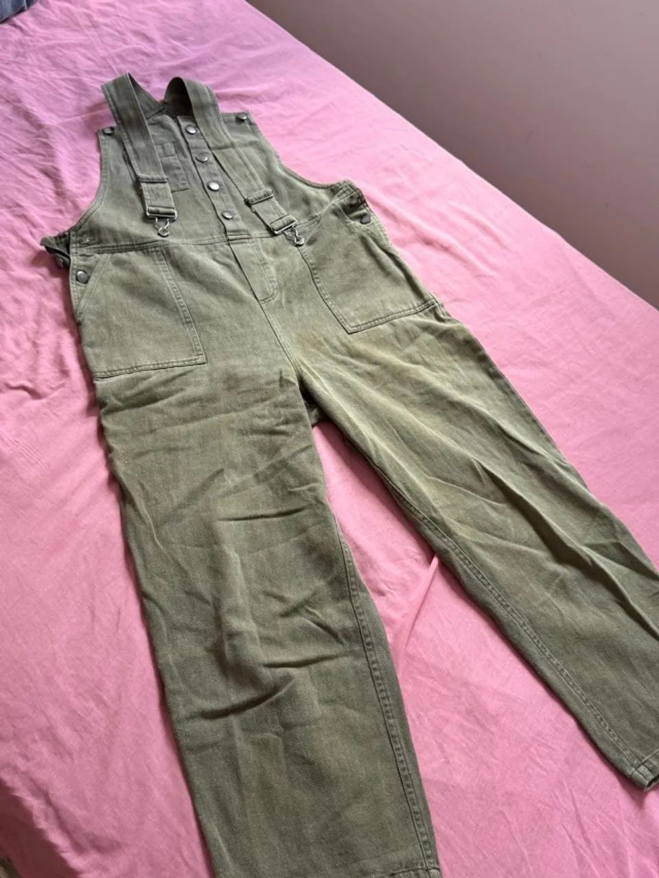 Macacão verde militar feminino