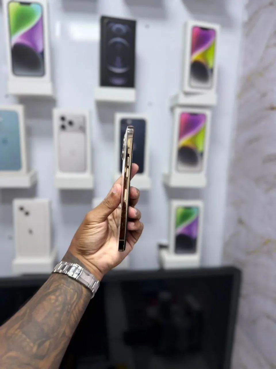IPHONE 12 PRO MAX 128GB<br>R$ 2.199,00 - Foto 4