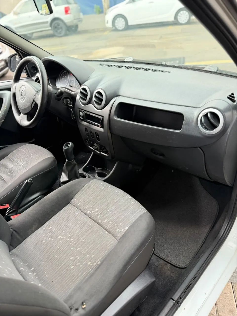 Renault Logan Expres./Exp. UP Hi-Flex 1.0 16V 4p, foto 12 de 18
