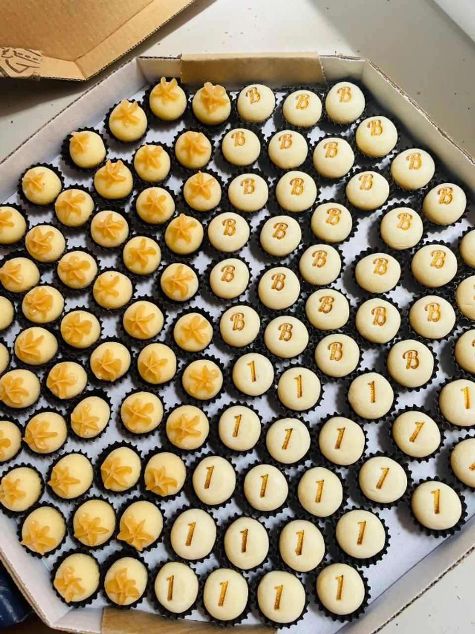 CENTO DE DOCES BRIGADEIROS PARA FESTA - Foto 4
