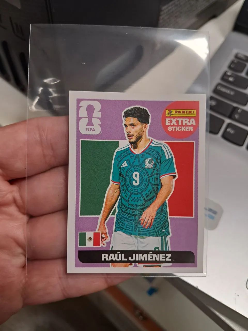 Figurinha legend bordô Raul Jimenez