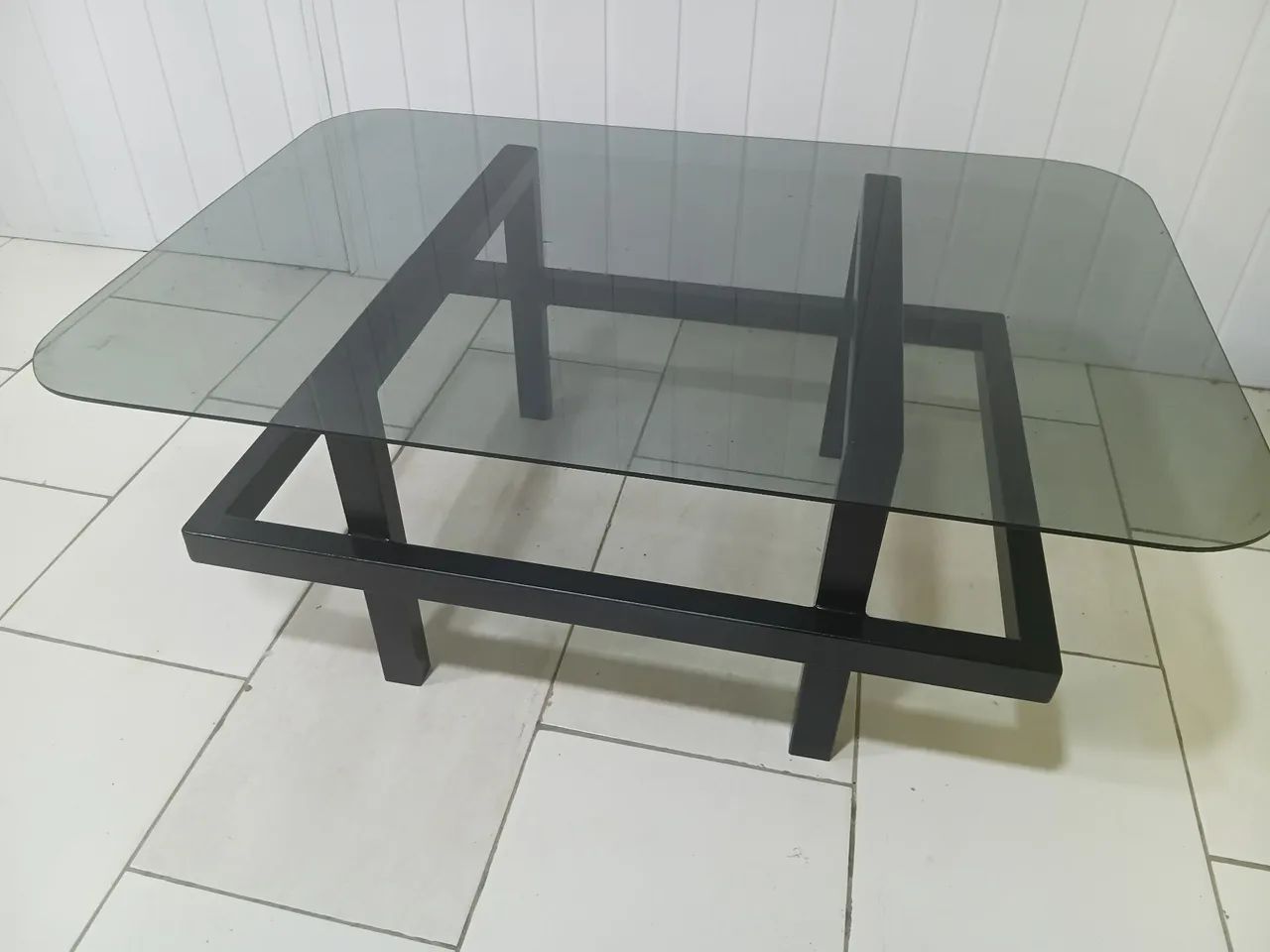 Mesa de centro de metalon e vidro 