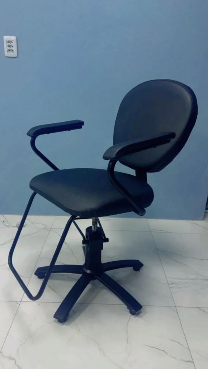 Vendo essa cadeira de salão  - Foto 3