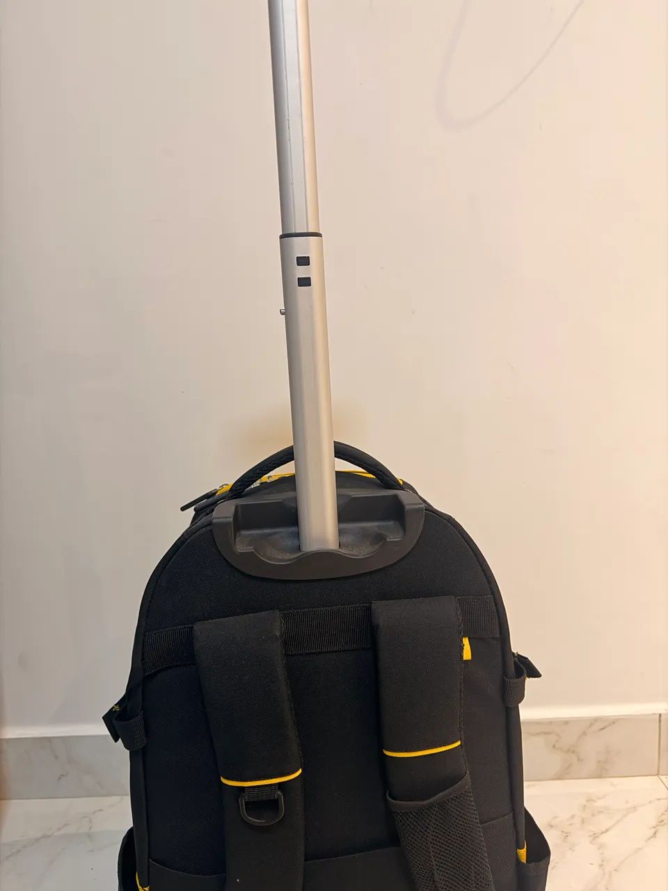 Mochila Stanley Fatmax com rodinha - Foto 4