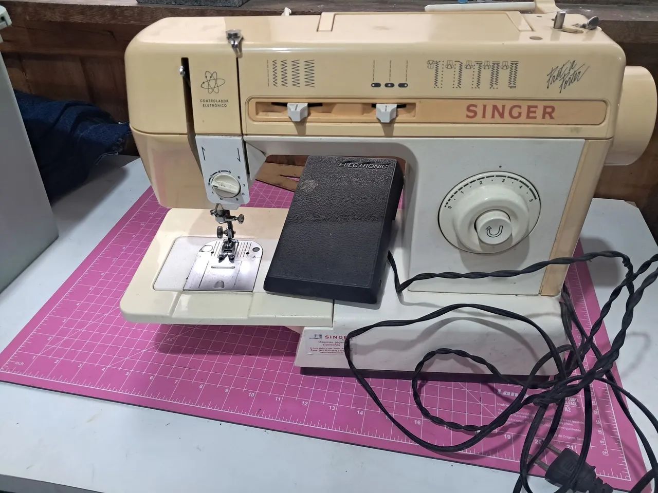 Singer household sewing machine
