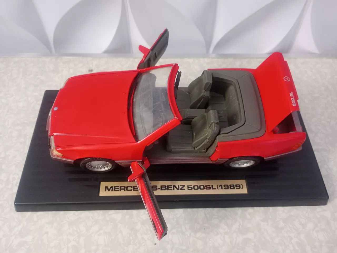 メルセデスベンツ　500SL 1989 Time capsule 1989 Mercedes 500SL with 965 miles is for sale