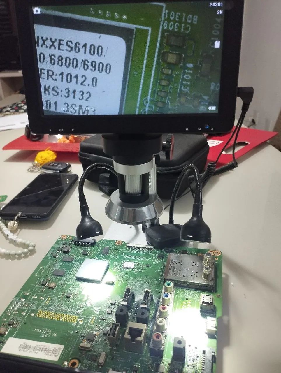 Microscópio Digital com Tela de 7 polegadas HD