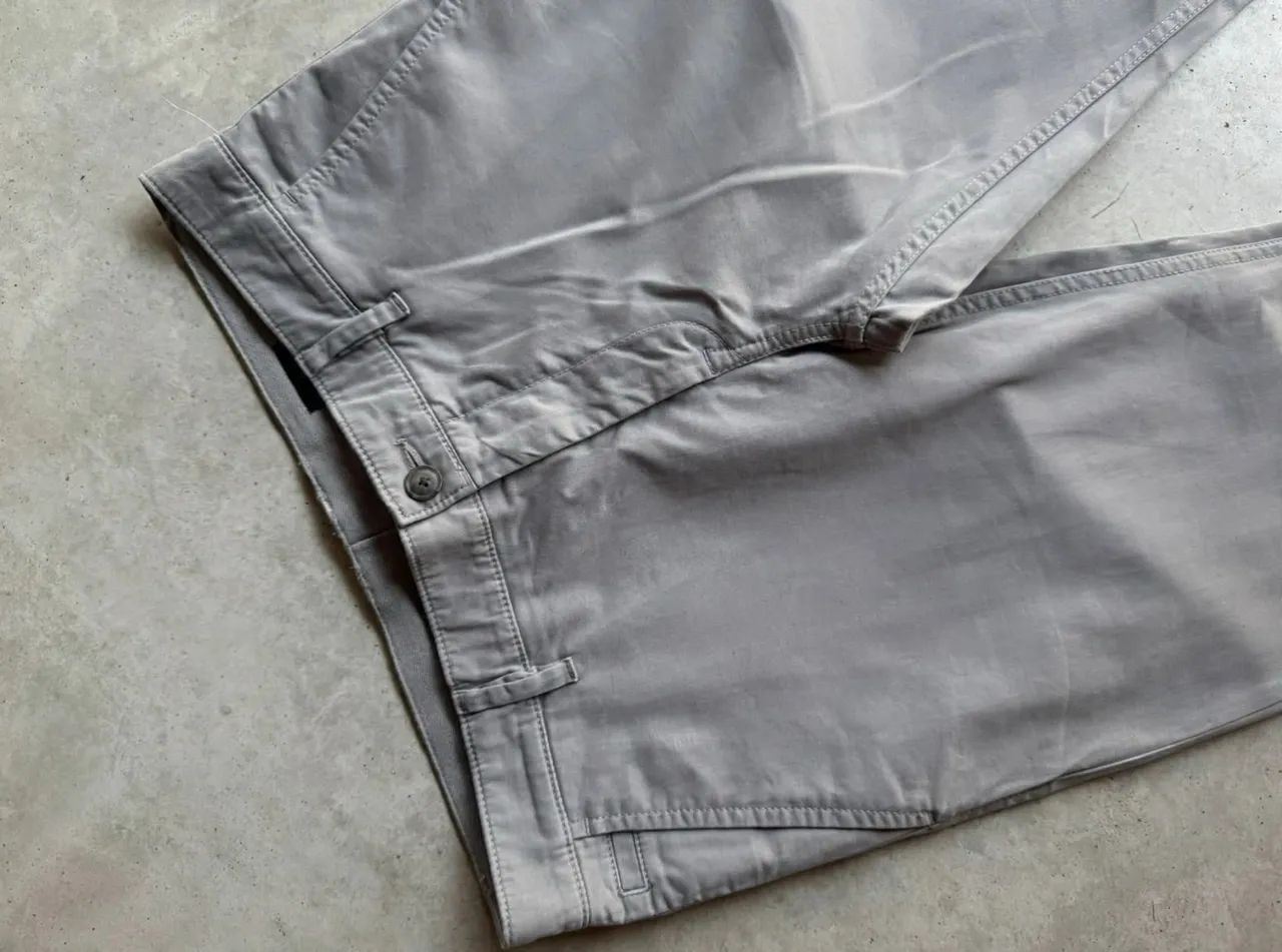 Calça Hugo Boss chinó slim fit cinza 42  - Foto 5