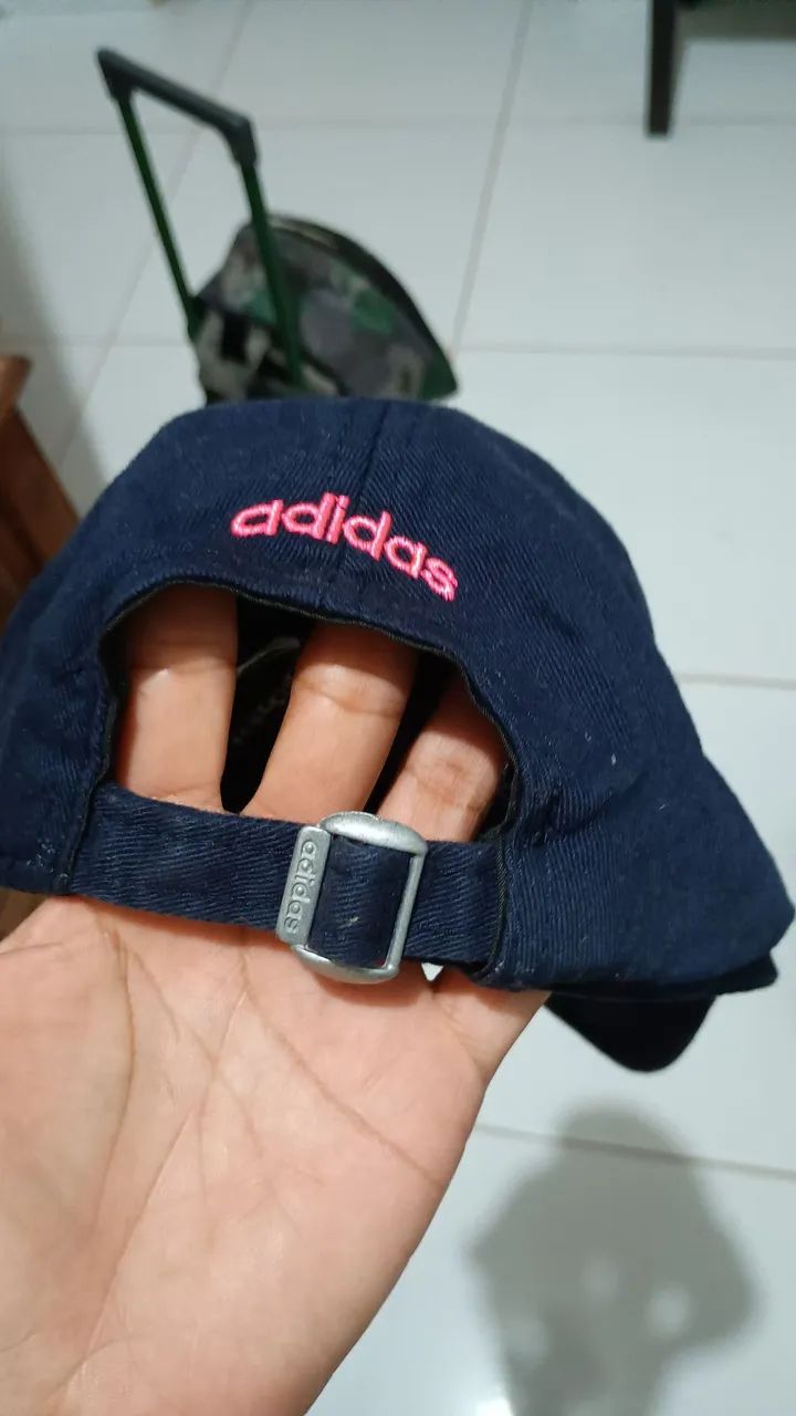 Lindo boné Adidas feminino original  - Foto 3