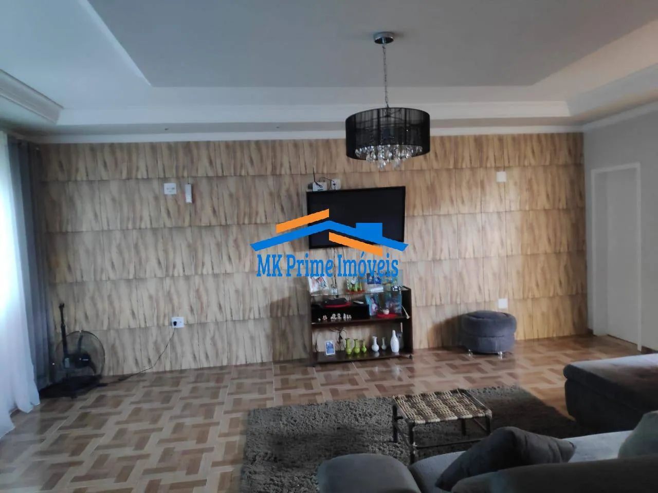 Chácara Completa com 1.360m², Área de Lazer e Garagem para 15 Carros. - Foto 3
