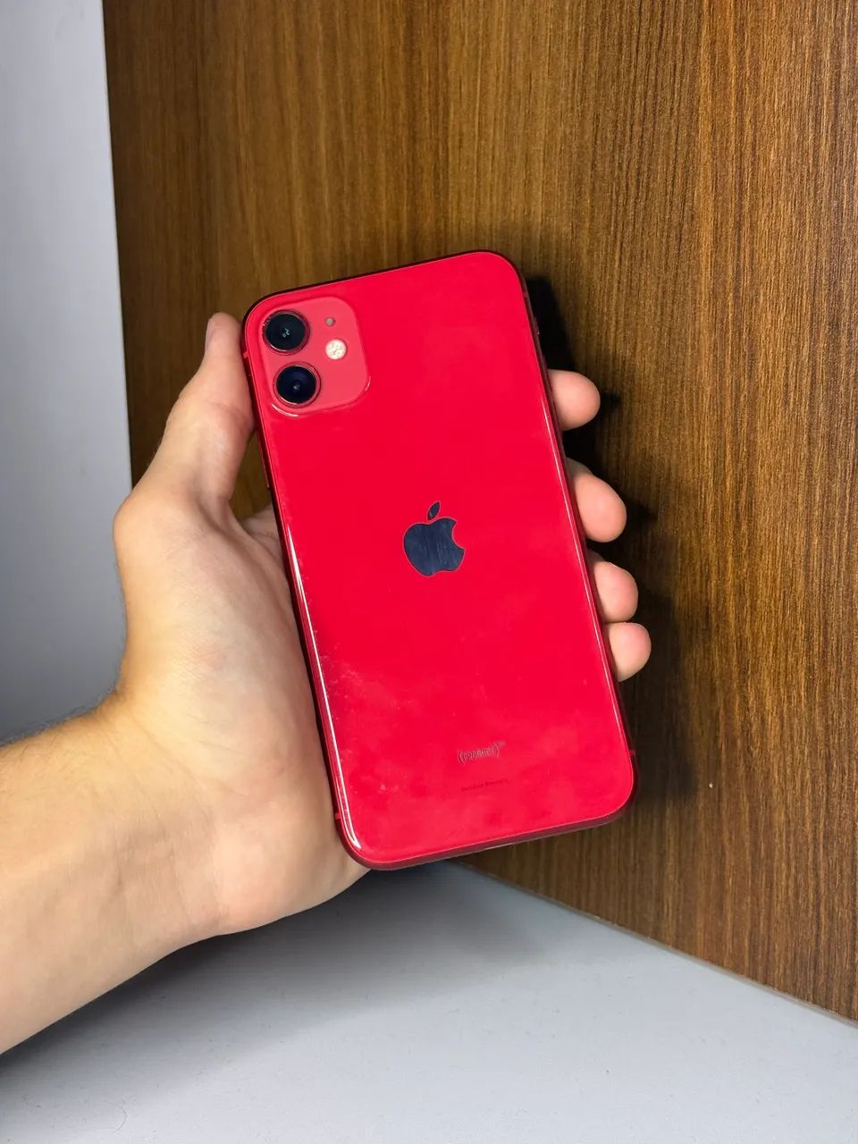 iPhone 11 64gb vermelho IMPECÁVEL - Celulares e Smartphones
