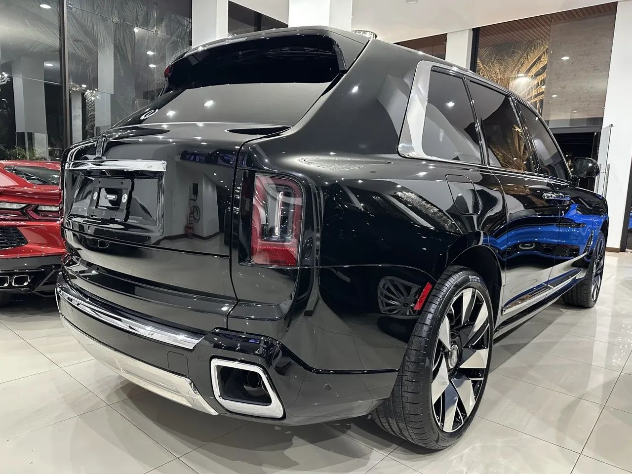 Rolls-Royce Cullinan 6.7 V12 Aut., foto 4 de 12