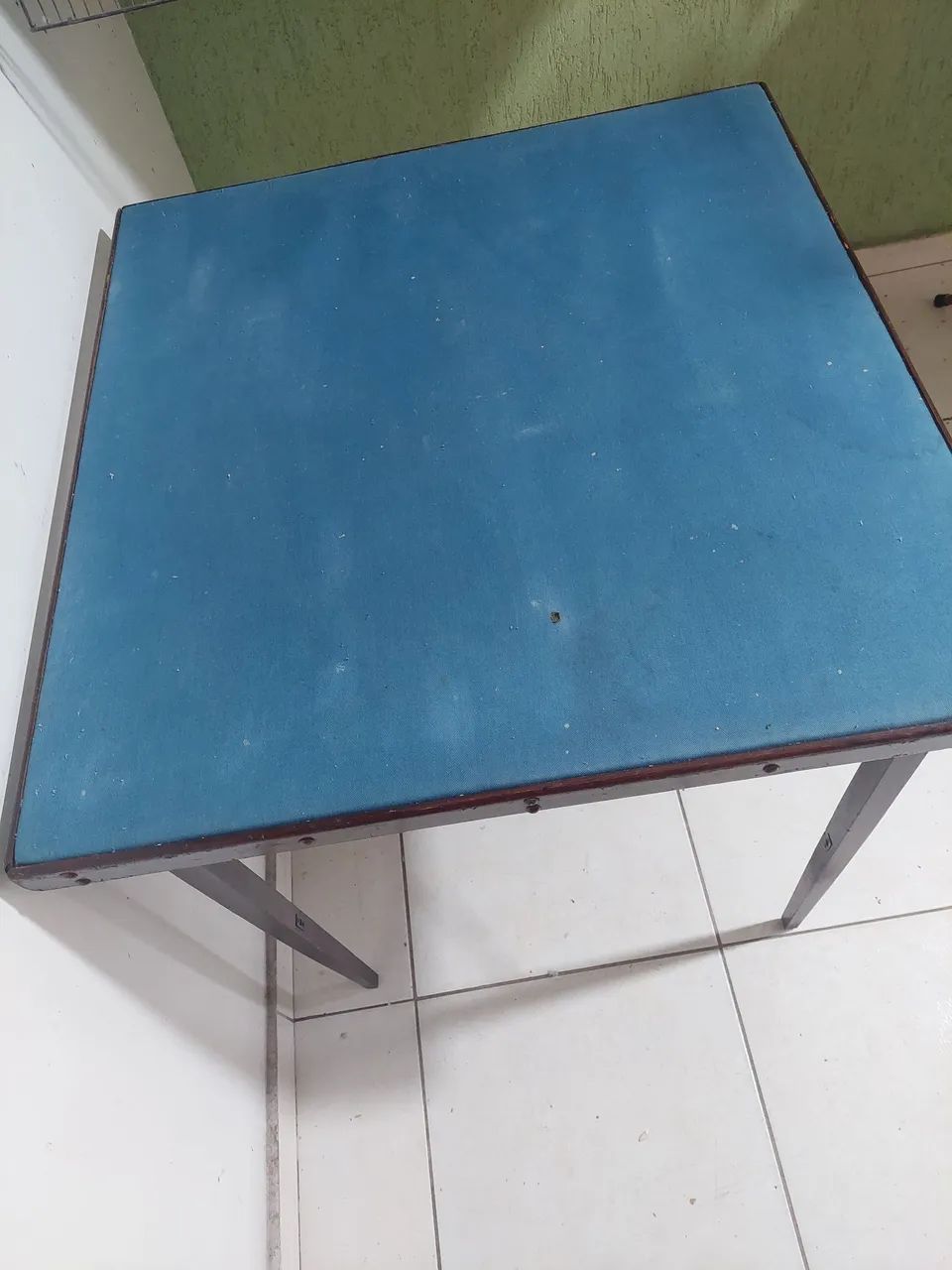 Mesa para jogos de cartas   toda original - Foto 2