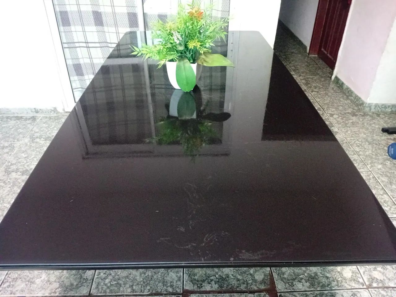 Mesa de jantar com tampo de vidro - Foto 2