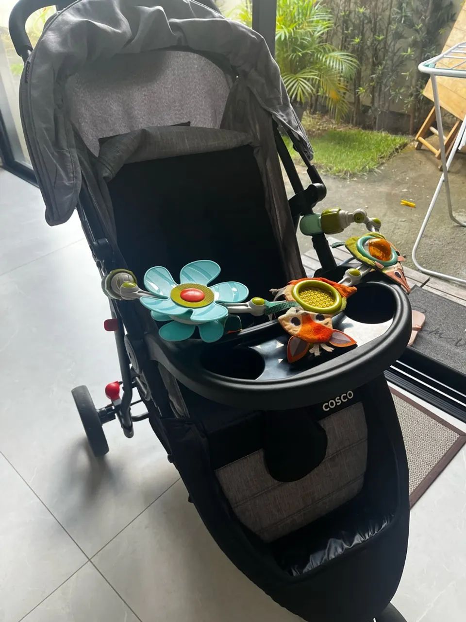 Carrinho de bebê Cosco