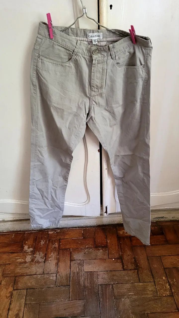 Calça Calvin Klein cinza 40 importada
