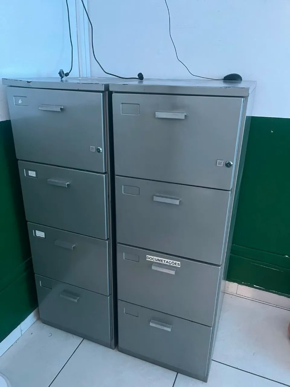 Arquivo com 4 gavetas R$300,00 cada