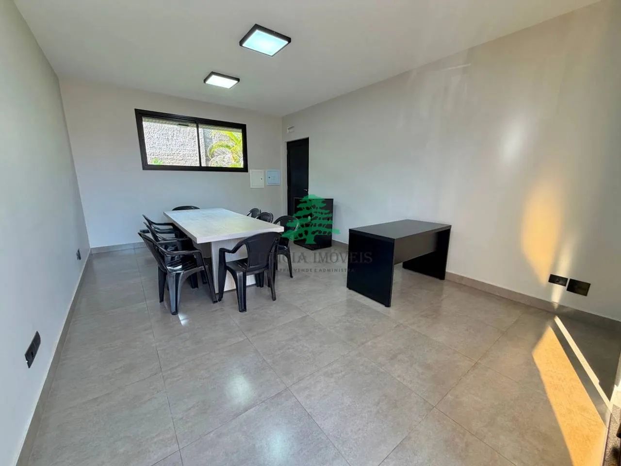 Sala comercial para locação próximo a BR-277 - Foto 2