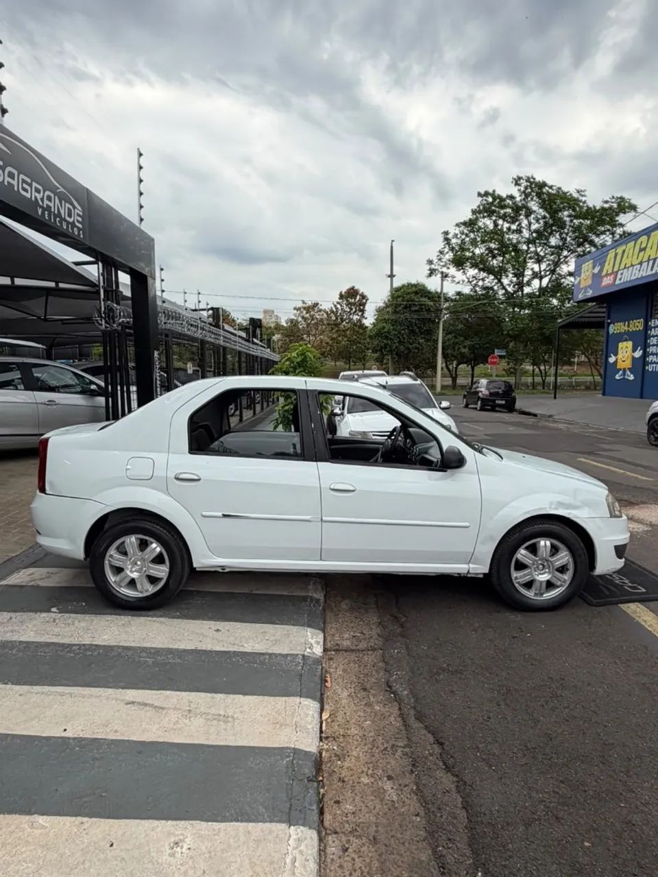Renault Logan Expres./Exp. UP Hi-Flex 1.0 16V 4p, foto 17 de 18