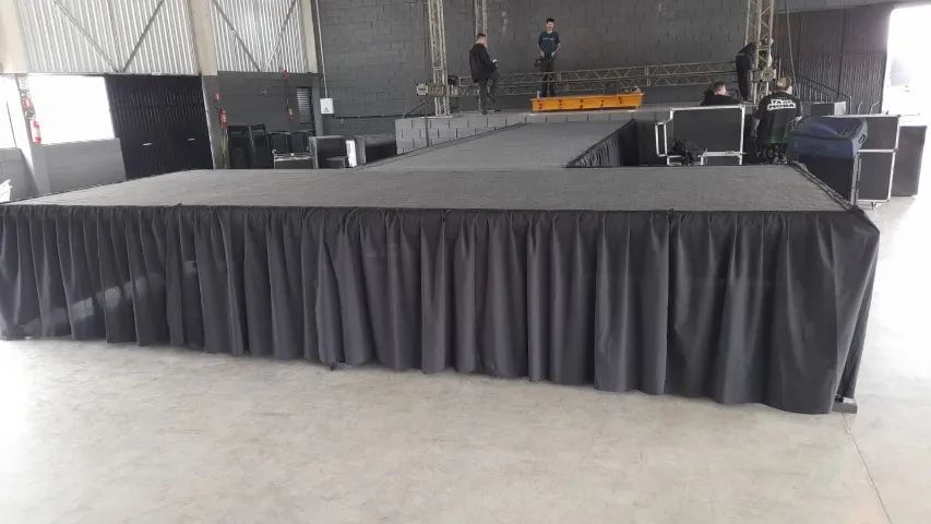 Palco Modulado Com Saia e Escada - Foto 2