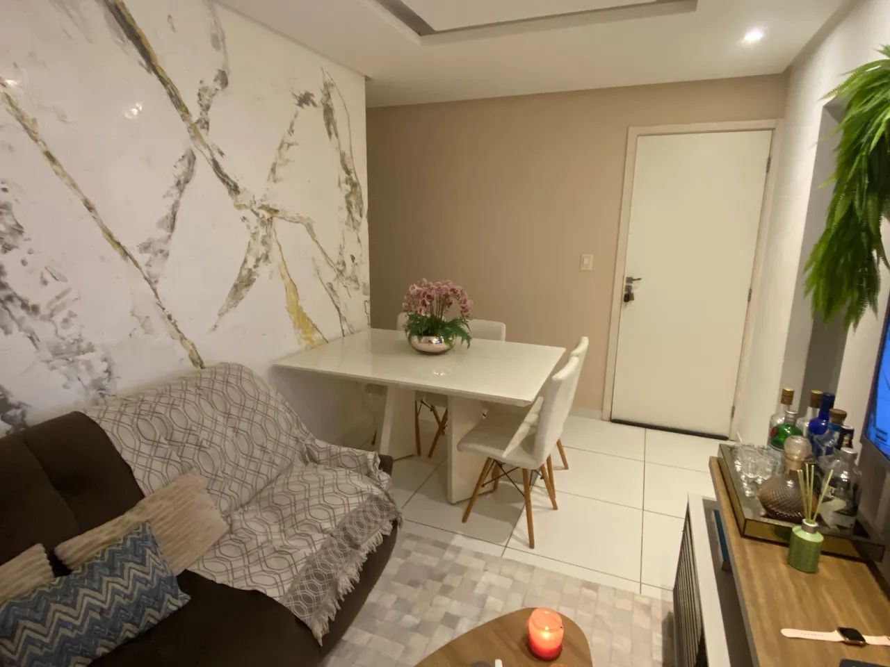 Conjunto de Mesa com 4 cadeiras  - Foto 5