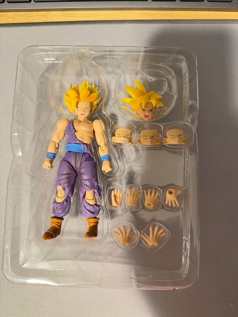 Gohan Battle Damage dragon ball 