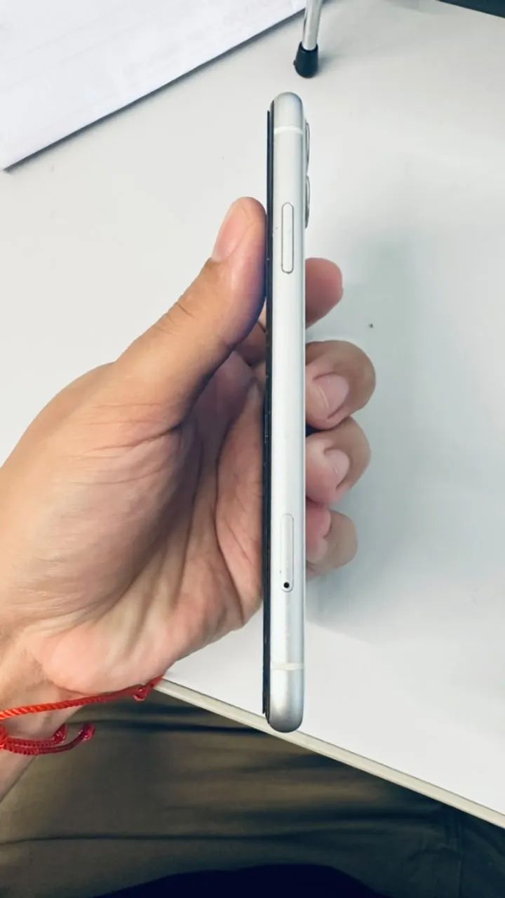 IPHONE 11 64G (BRANCO) - Foto 2