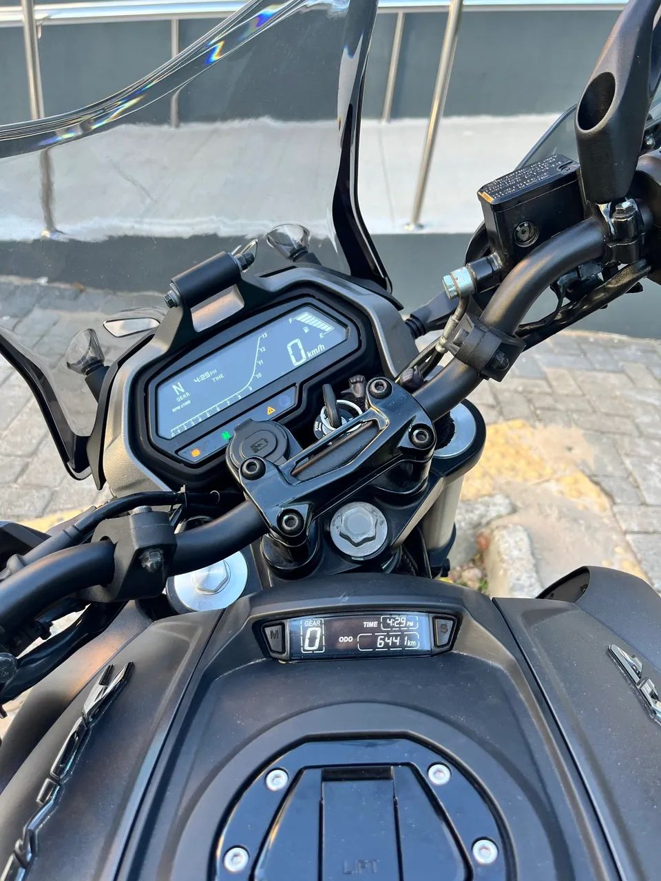 Dominar D400 