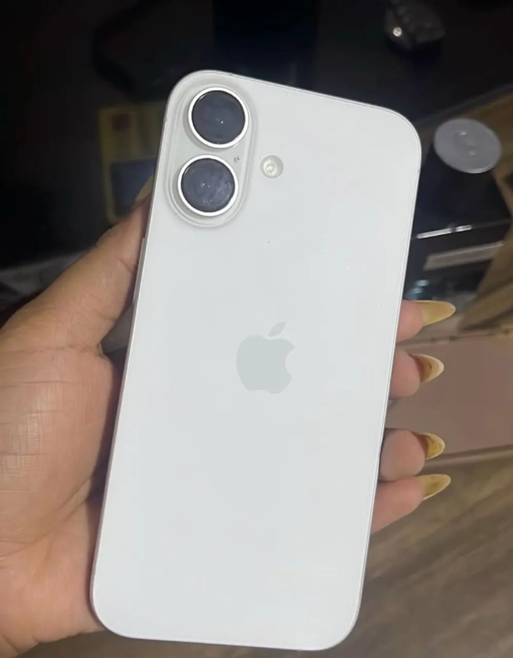 iPhone 16 