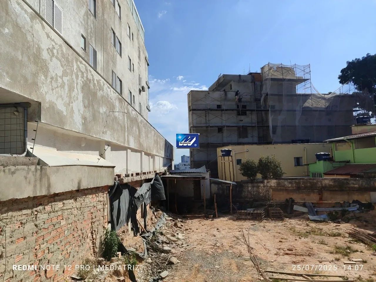 Lote com projeto aprovado com aptos e lojas - Foto 4