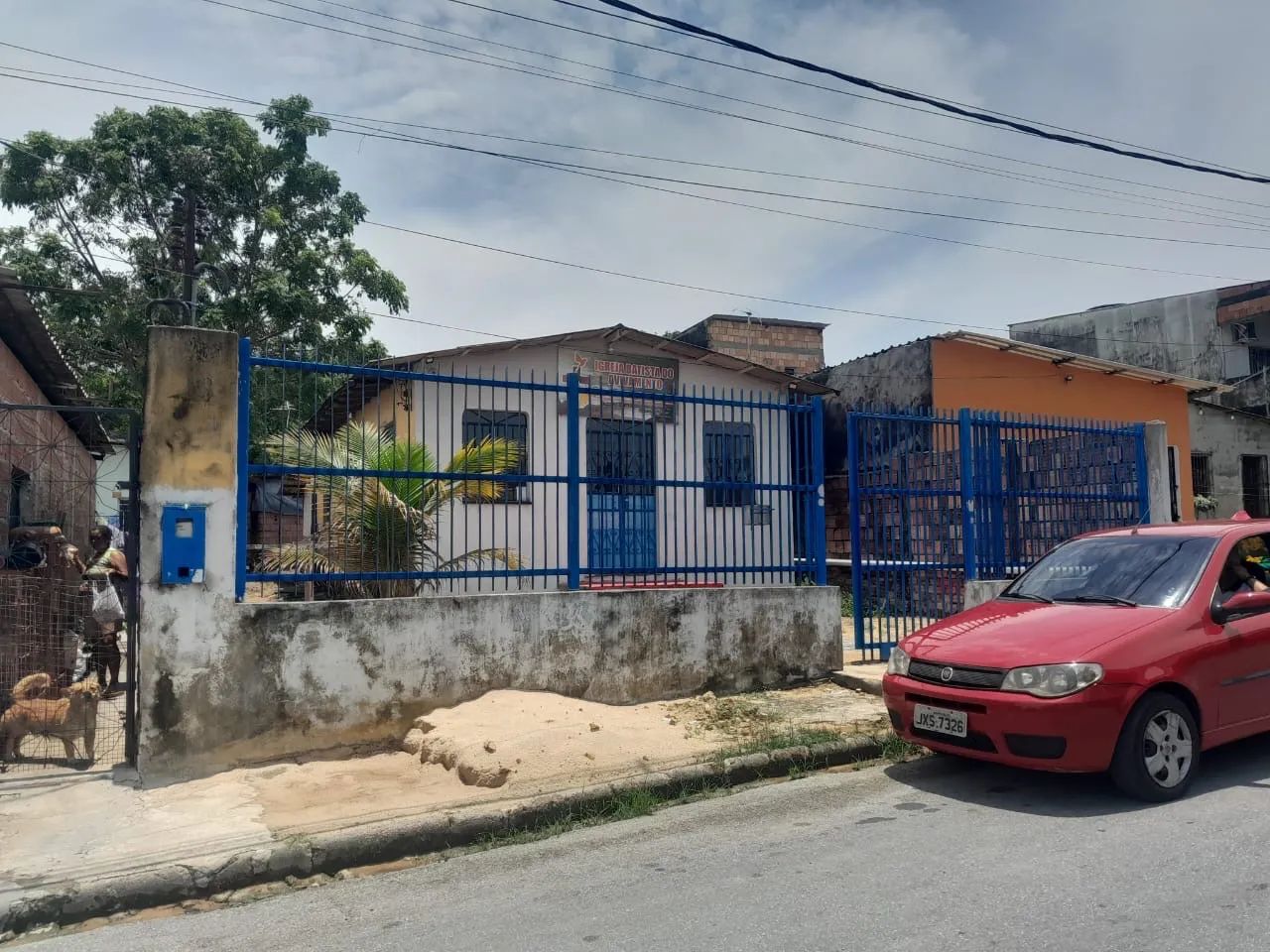 Vendo Terreno com Igreja 