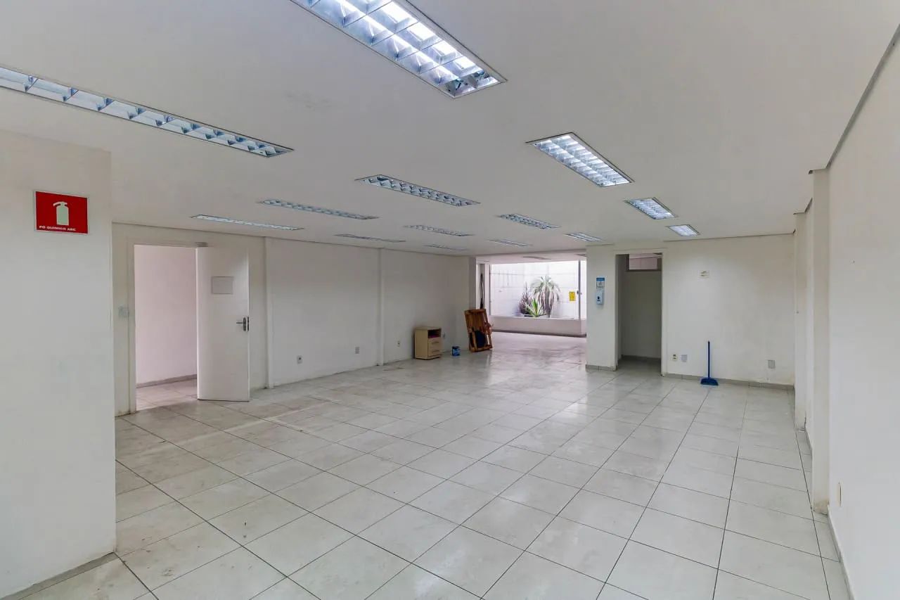 Terreno na Rua Pio XI, 55 - loja  180 m² - Foto 3