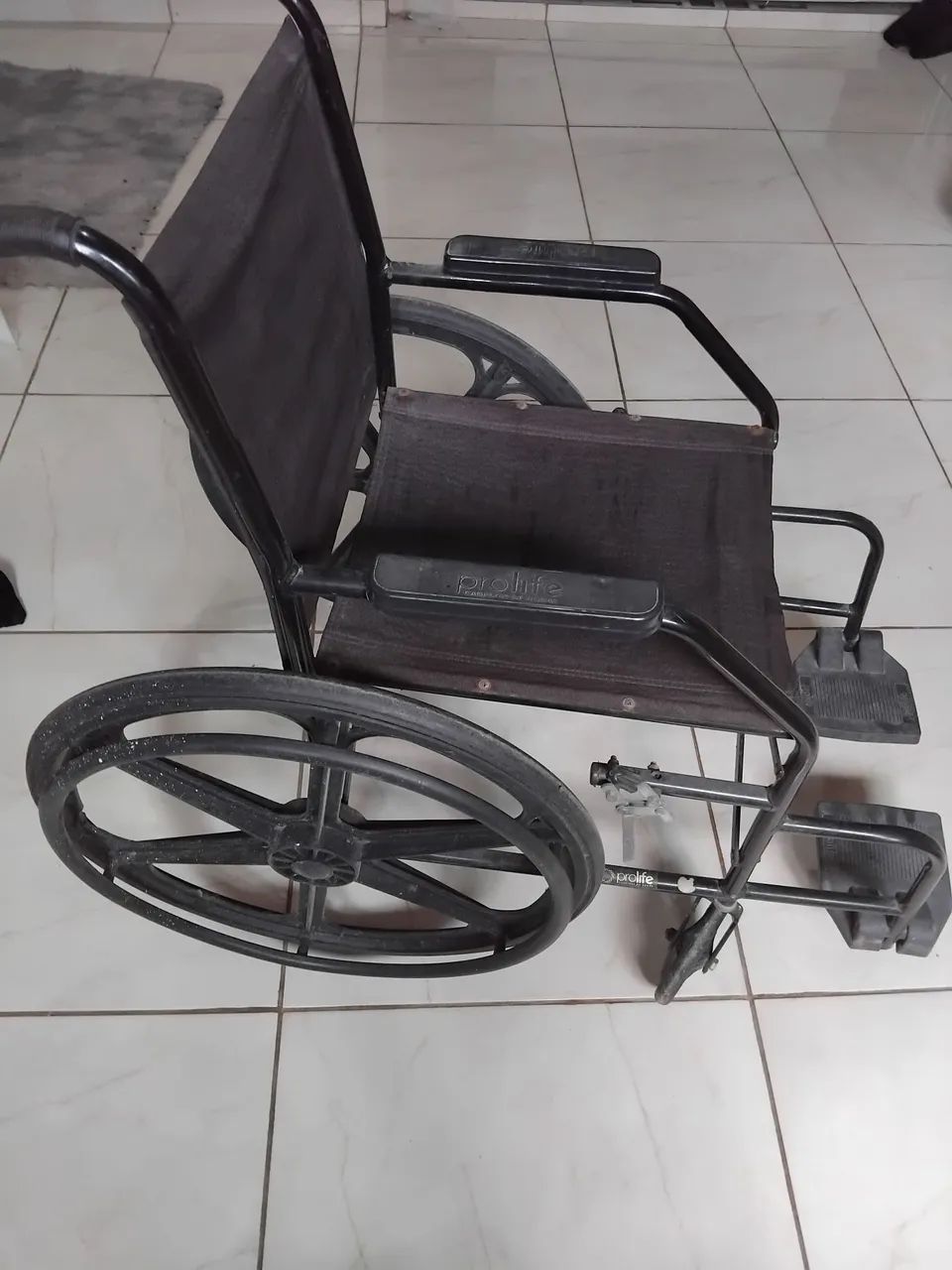 Vendo Cadeira de Roda Prolife - Foto 3