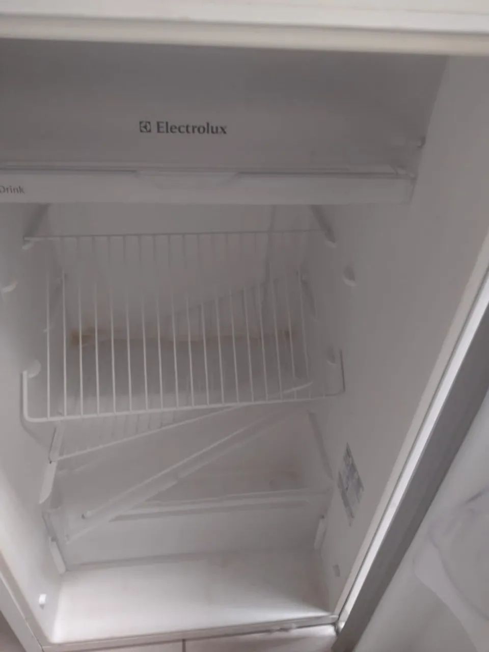 Frigobar 122L RE-120 Electrolux Compacto 110V Branco - Foto 2