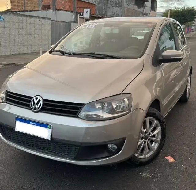 Volkswagen Fox Fox 1.0 Mi Total Flex 8V 5p 2014