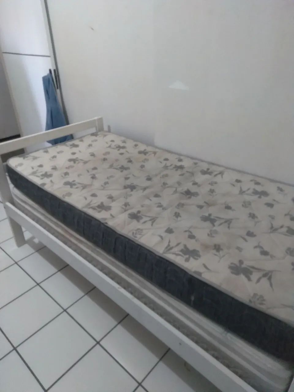CAMA DE SOLTEIRO COM 2 COLCHÕES MADEIRA MACIÇA  - Foto 5