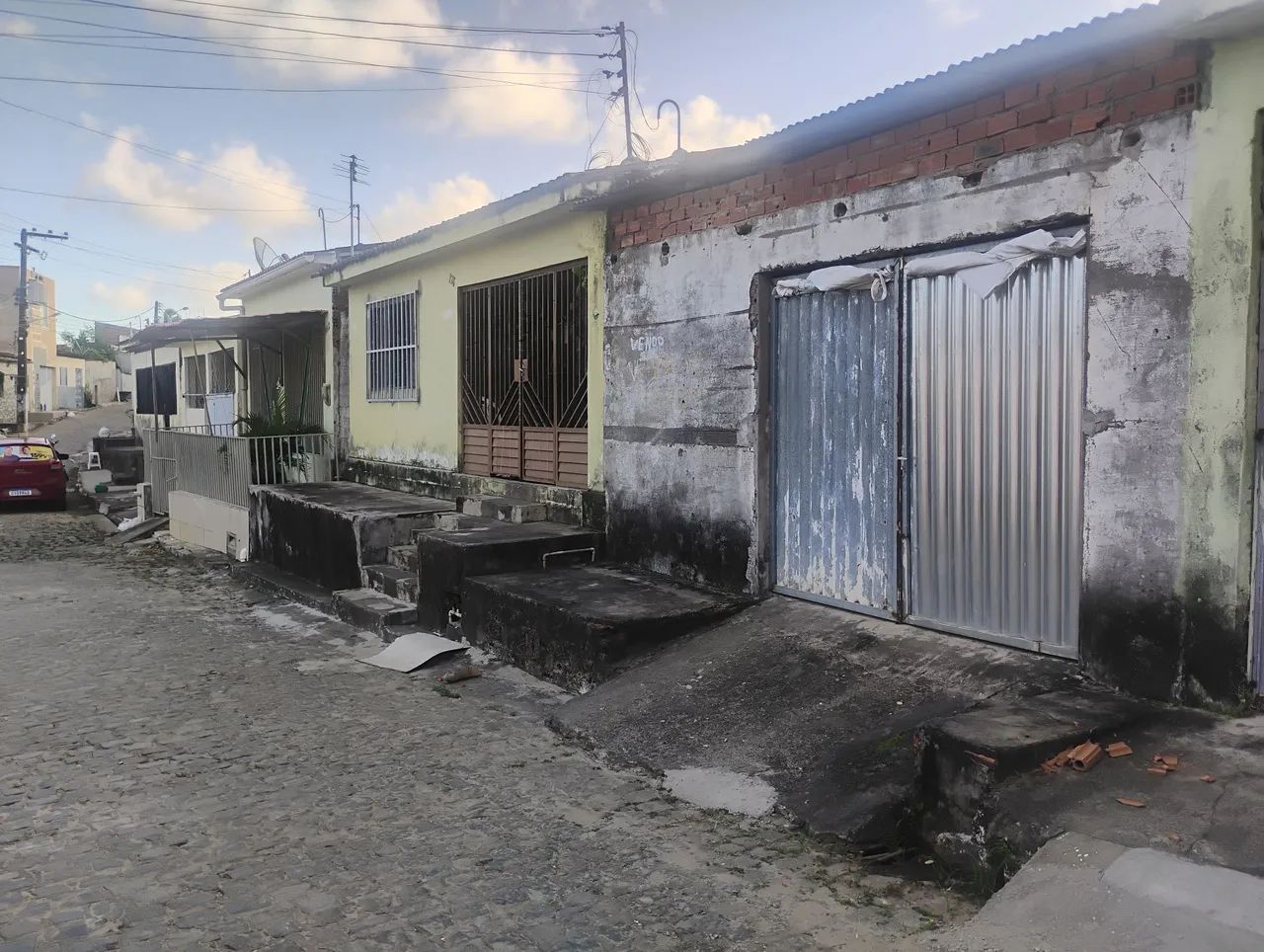 Casa medindo 7x20m e galpão medindo 6,5x20m / 3 quartos/ 2 banheiros/ 2 salas e cozinha - Foto 2