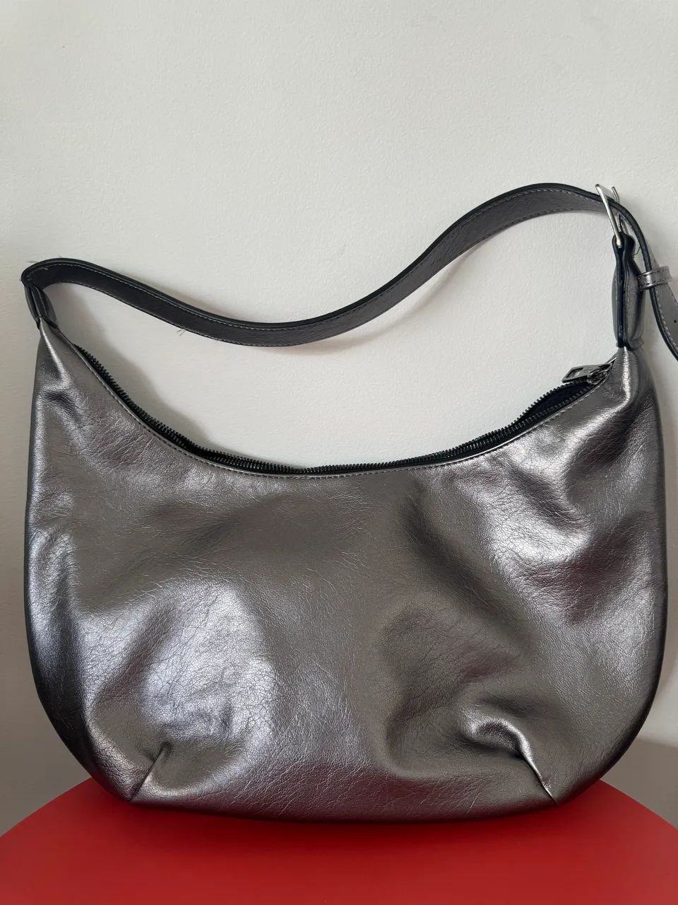 Bolsa metalizada Stradivarius  - Foto 2