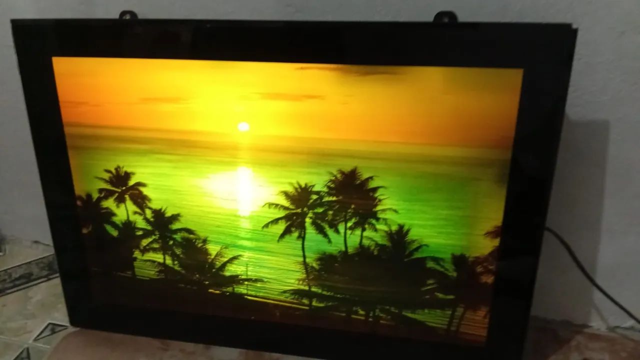 Vendo um painel luminoso, com áudio e imagem colorida - Foto 2