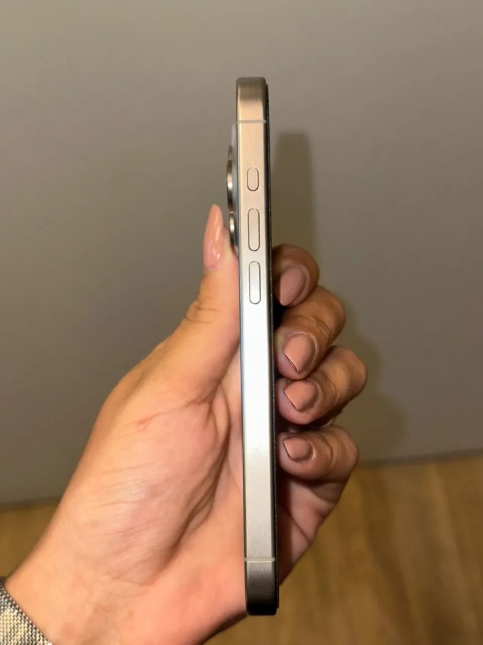 iPhone 15 pro - 128gb - Foto 2