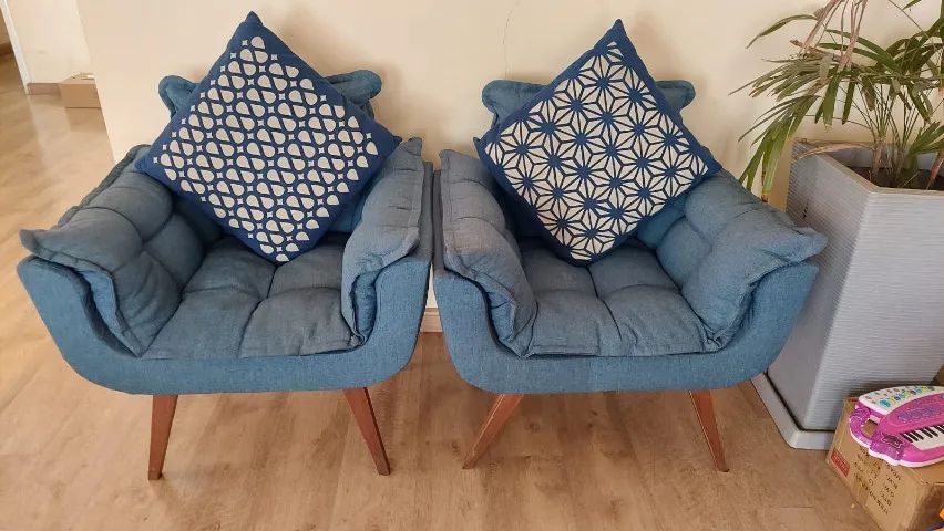 Conjunto de 2 Poltronas azuis confortáveis - Tamanho: Alt 85cm, Larg 80cm, Prof. 65cm