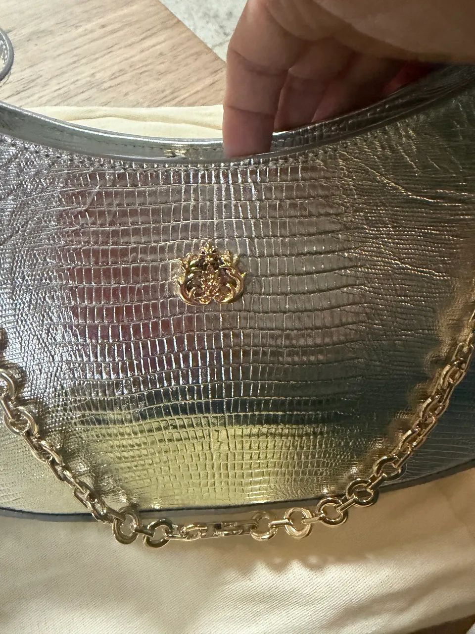 Bolsa Isla prata com dourado  - Foto 5